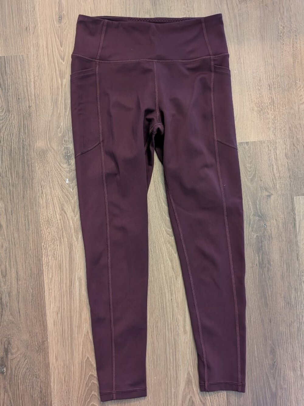 Victoria’s Secret Knockout Leggings Size 6 | Burgundy